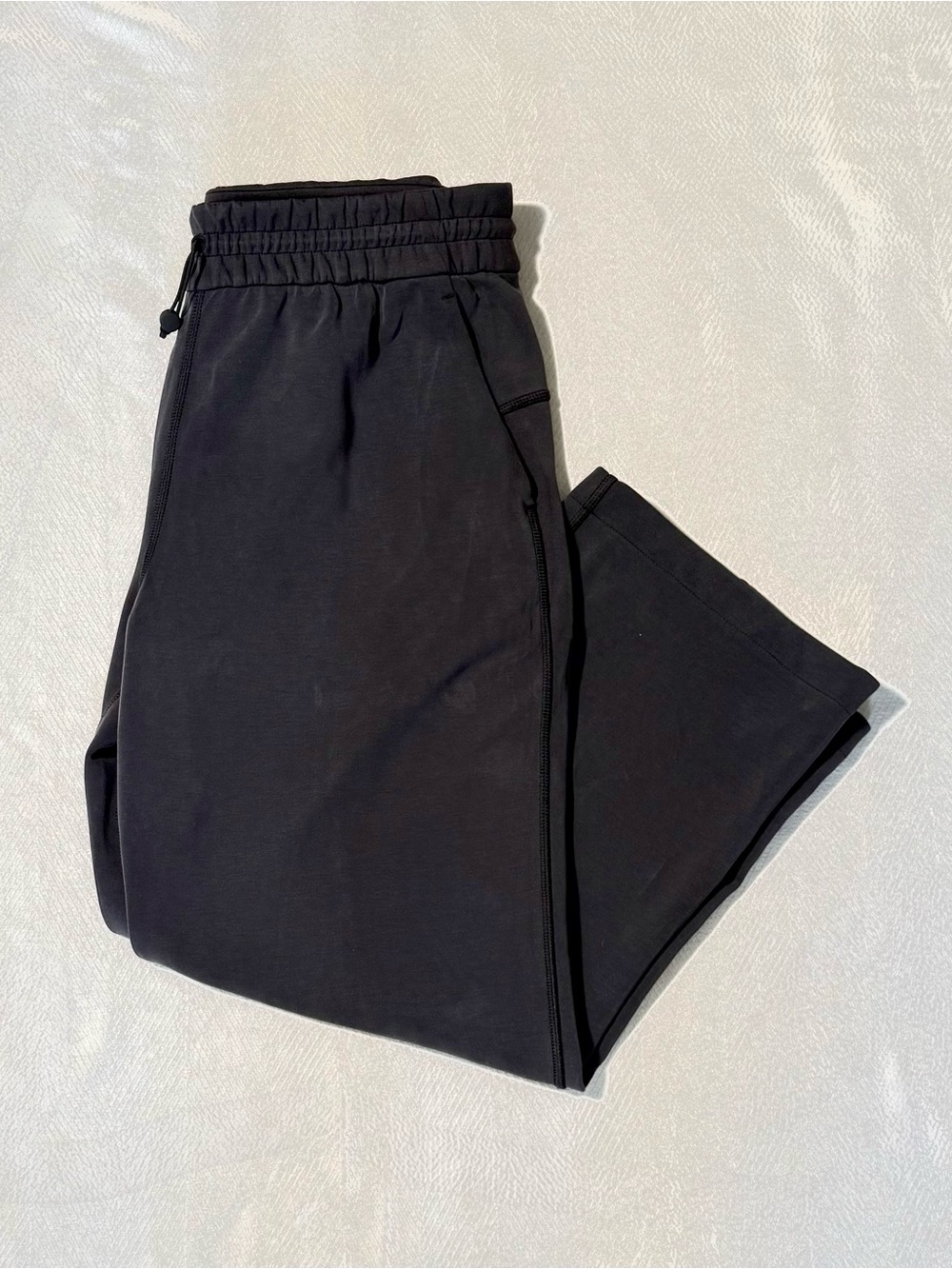 Lululemon Softstreme High-Rise Toggle Cropped Pants